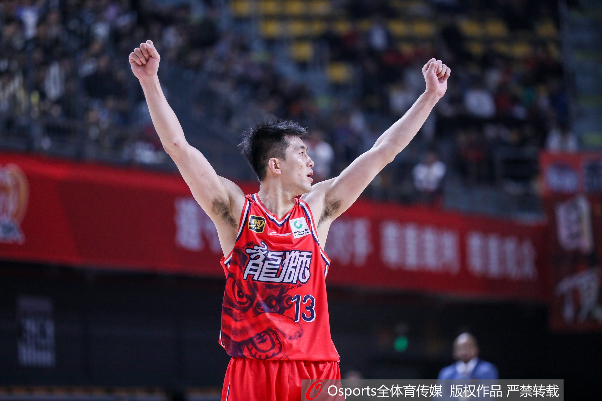 媒体人：郭艾伦不似从前那般速度和爆发力 但招式还在 油箱还有油